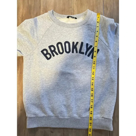 J.Crew Gray Crewneck Sweatshirt Brooklyn City Sweatshirt SIZE XS - Picture 4 of 8